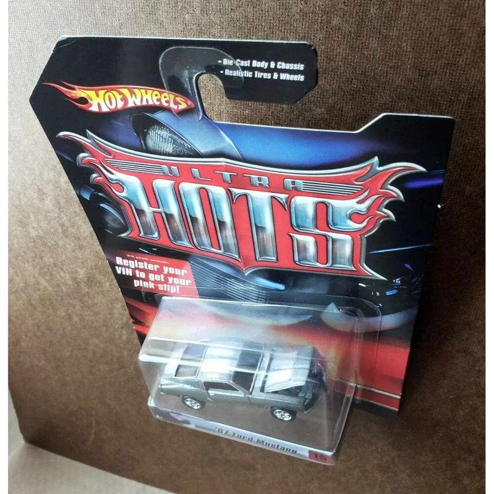 2007 Hot Wheels Ultra Hots '67 FORD MUSTANG Gray ZAMAC Base 1:64 REAL RIDERS 6SP